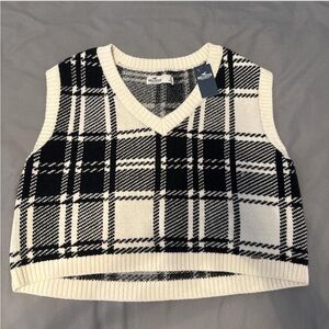 Hollister Black and White Plaid Vest